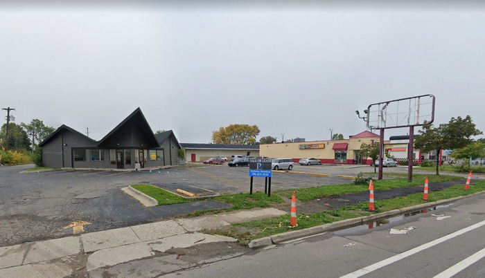 Dawn Donuts - 804 Perry St - Pontiac Mi 48342 (newer photo)